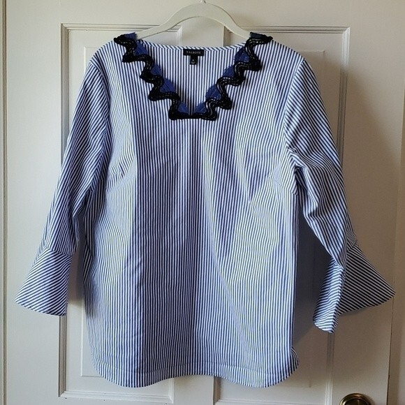 TALBOTS COTTON STRIPE TOP WITH  EMBELLISHED NECKLINE SIZE MEDIUM - Picture 1 of 8